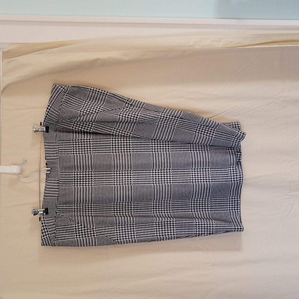 Black Herringbone Tweed Pencil skirt